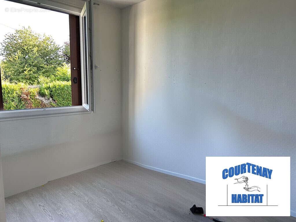 Maison à COURTENAY