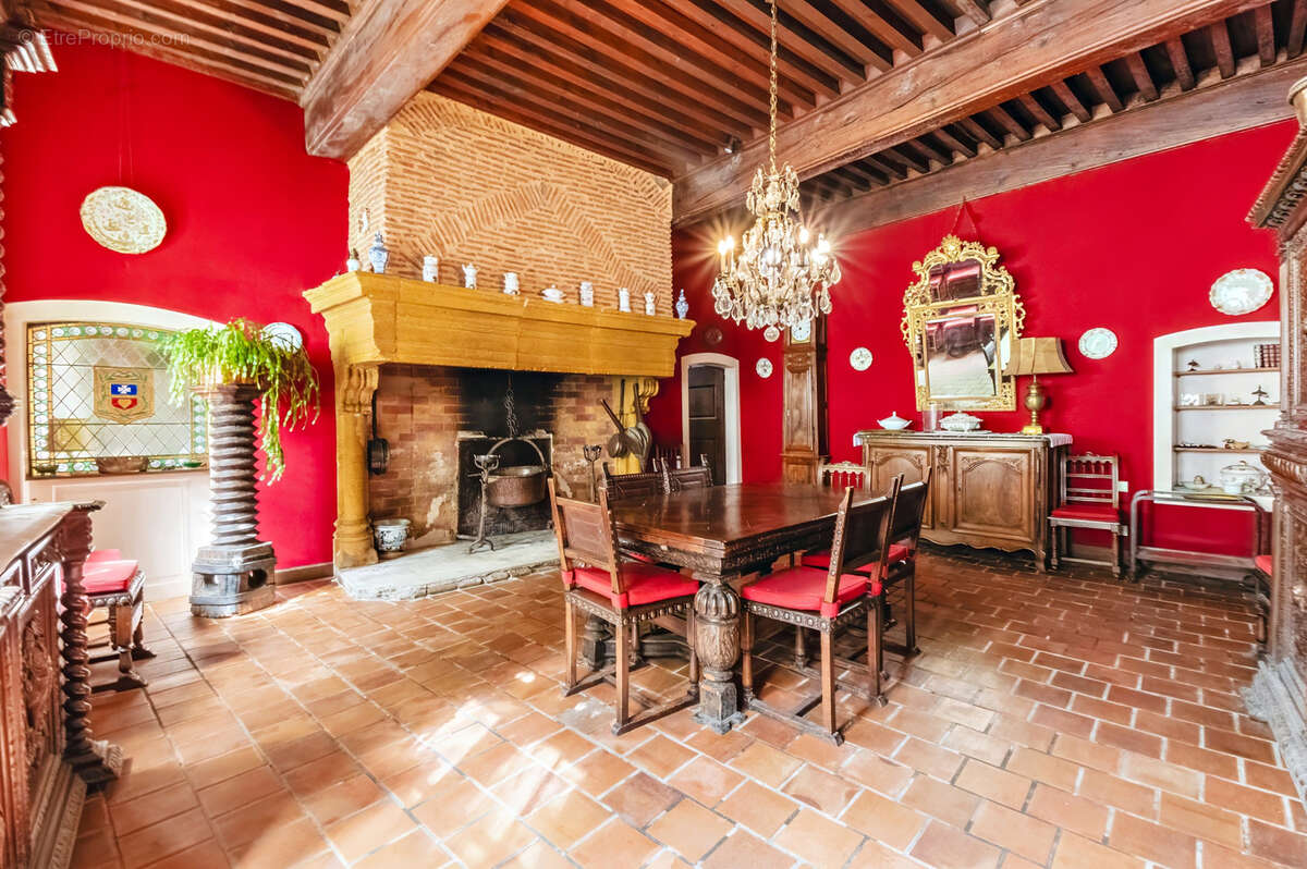 Maison à BRULLIOLES