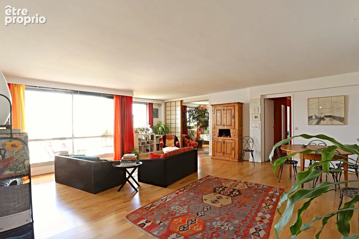 Appartement à PARIS-14E