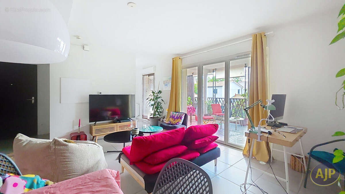 Appartement à VILLENAVE-D'ORNON