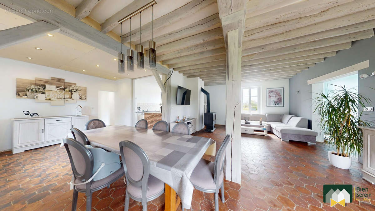 Maison à SAINT-ARNOULT-DES-BOIS