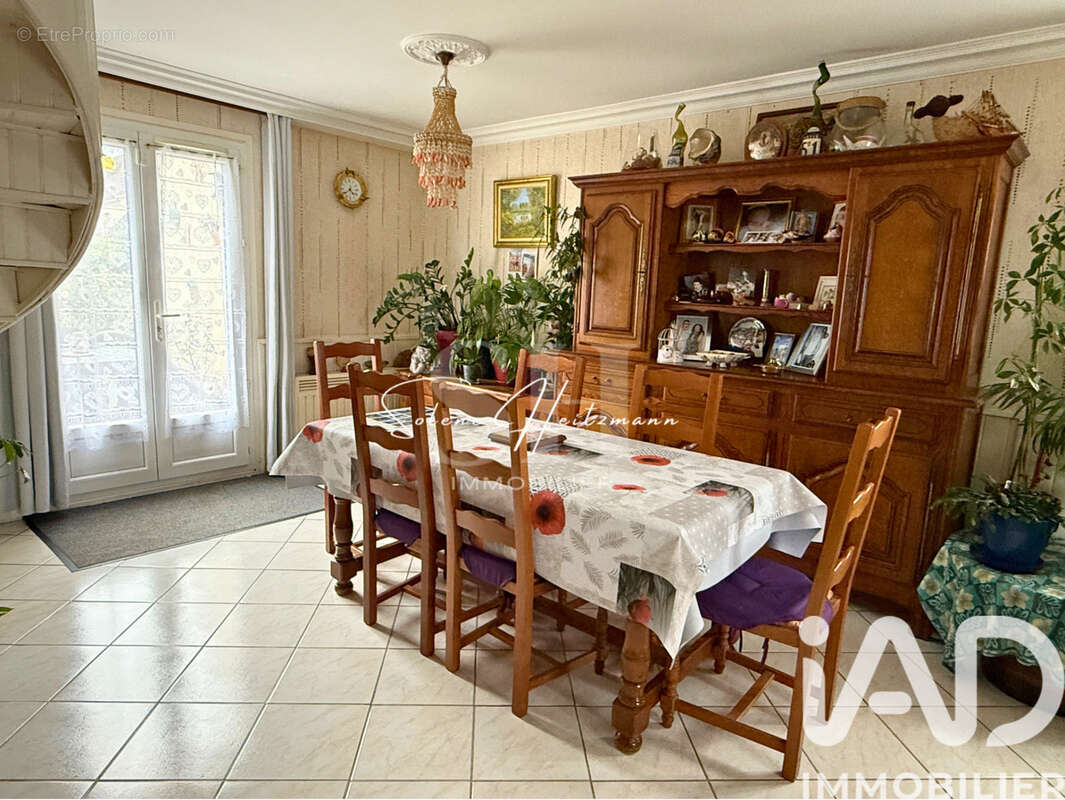 Photo 3 - Maison à SAINT-GERMAIN-LAVAL