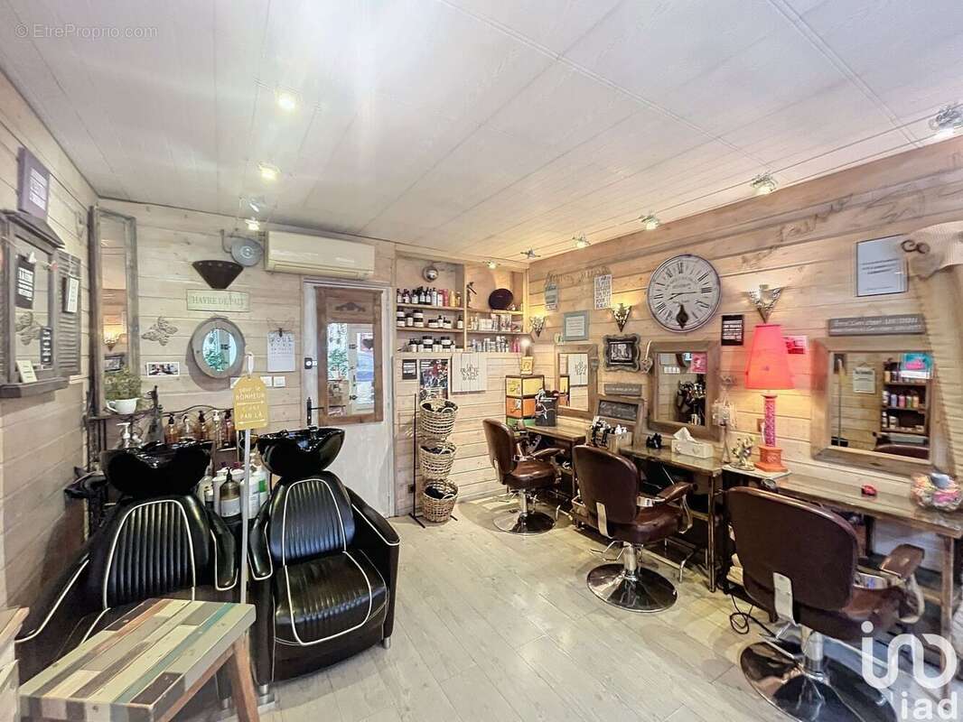 Photo 3 - Commerce à LAMBESC