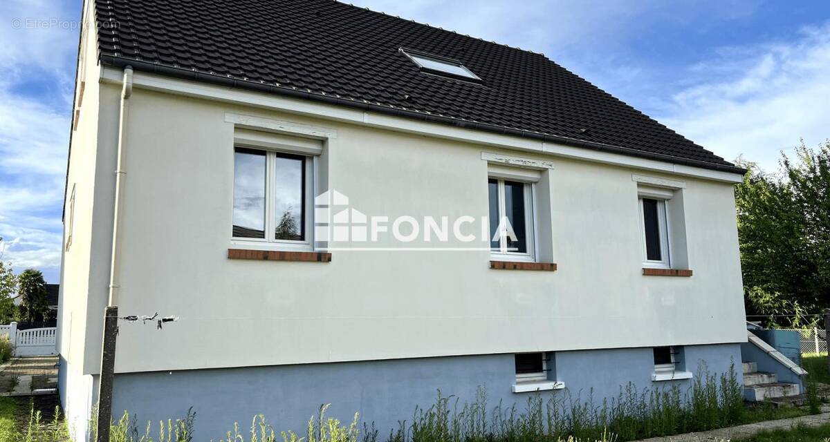 Maison à SAINT-JEAN-DE-LA-RUELLE