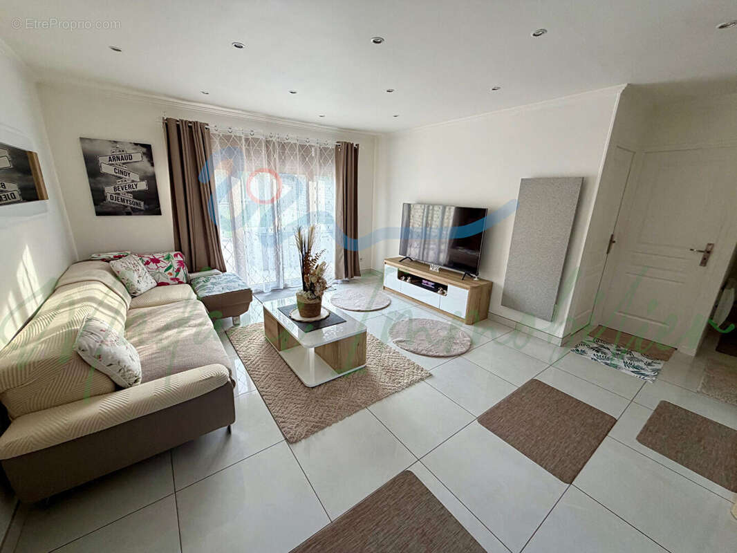 Maison à LIMETZ-VILLEZ