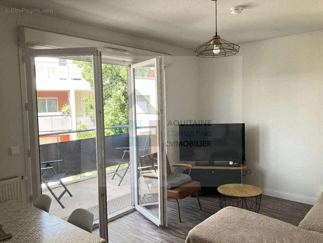 Appartement à VILLENAVE-D&#039;ORNON