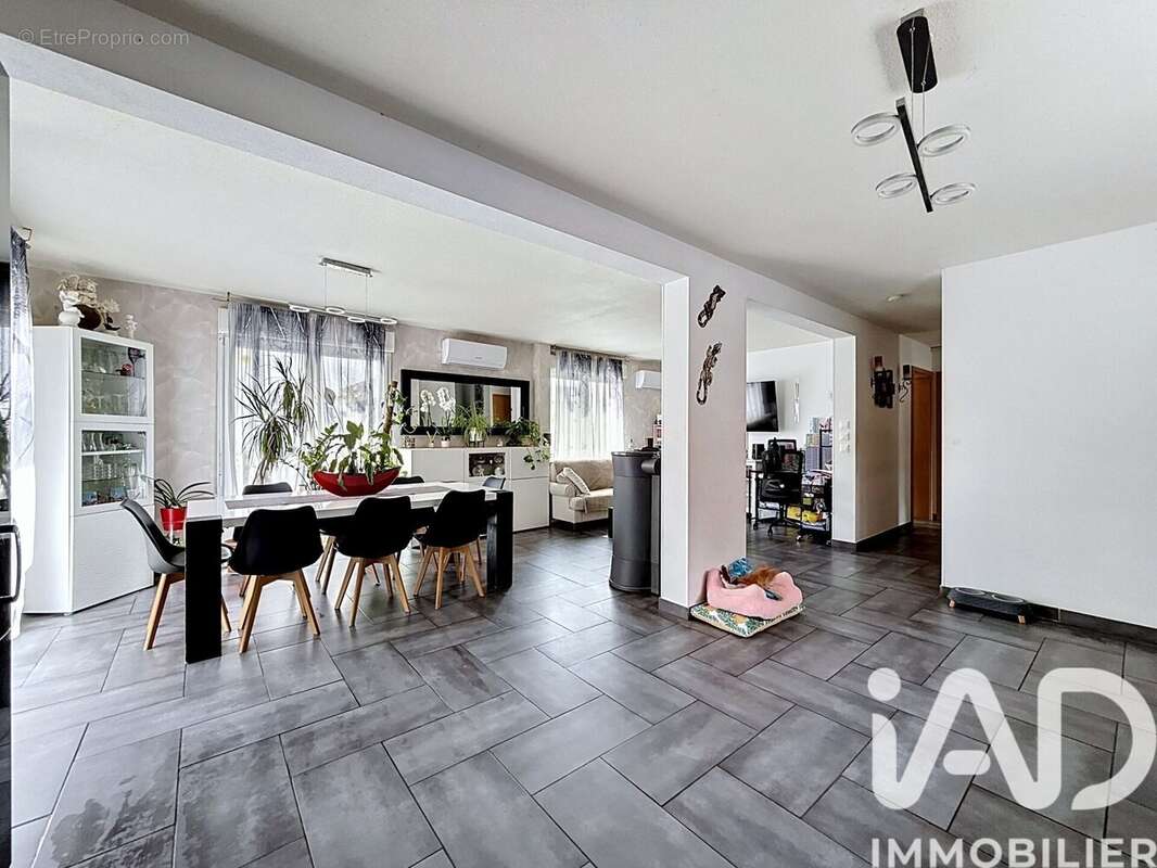 Maison 128 m² à Tagolsheim  - photo 4