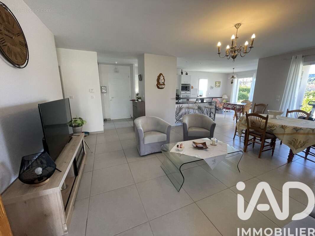 Maison 96 m² à Vallon-Pont-D'arc  - photo 5