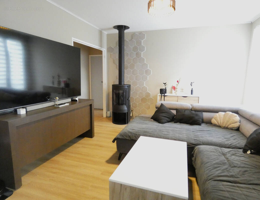 Maison à SAINT-LEON-SUR-L'ISLE