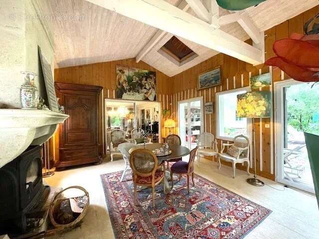 Maison à BLANQUEFORT