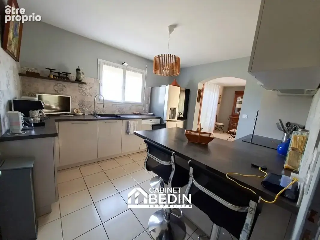 Maison 141 m² à Saint-Sulpice-De-Pommiers  - photo 8