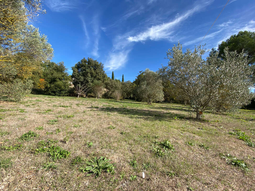 Terrain à CABRIES