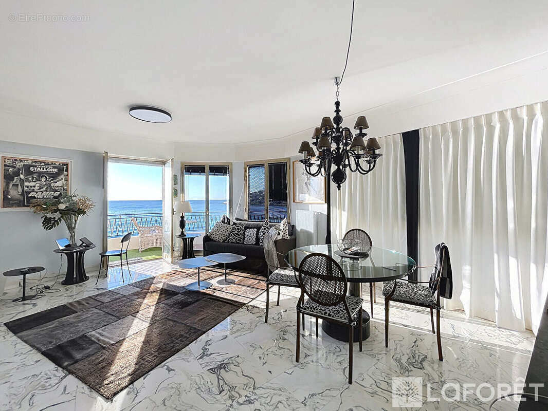 Appartement à ROQUEBRUNE-CAP-MARTIN