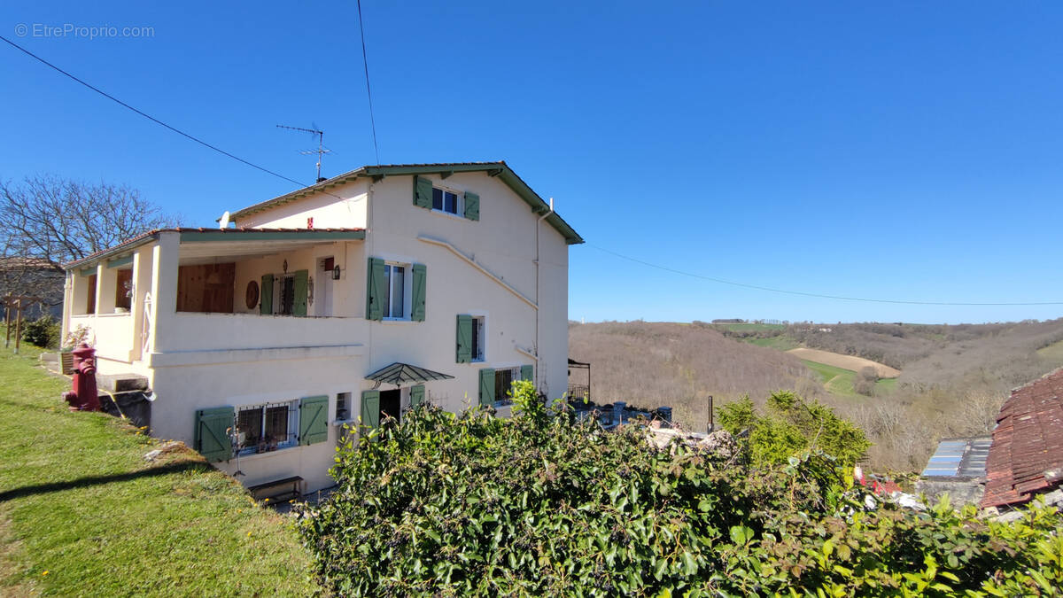 Maison à BRASSAC