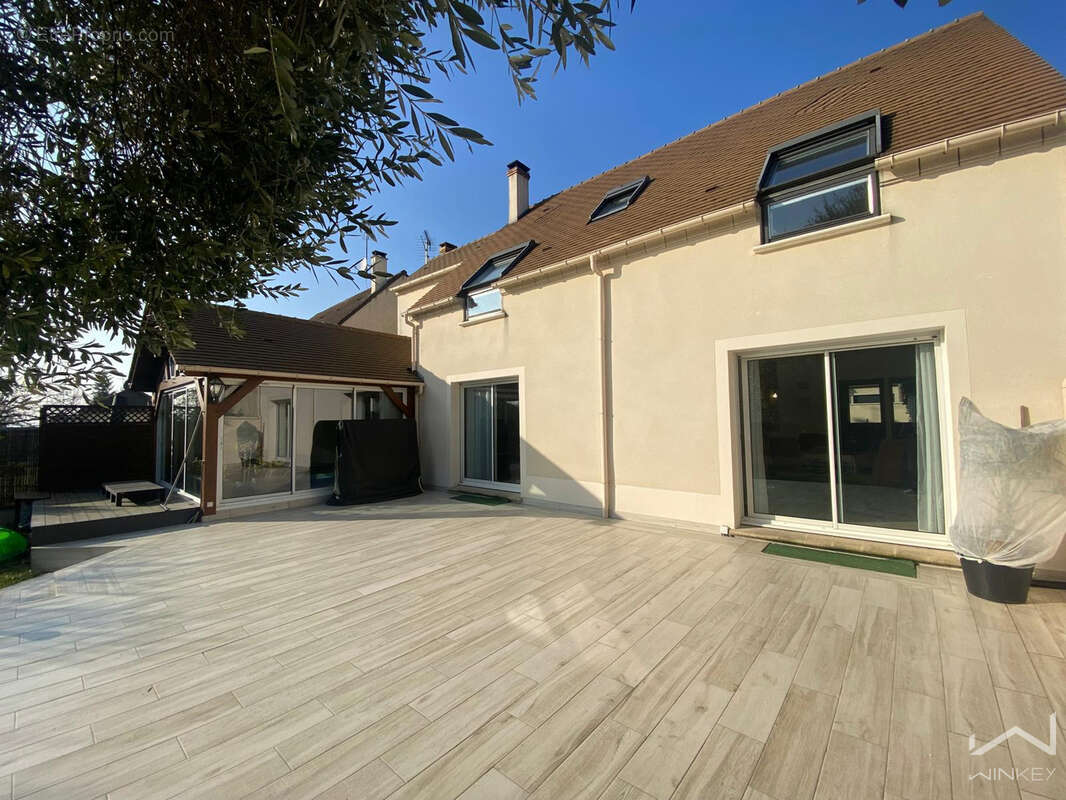 Maison à ISSOU