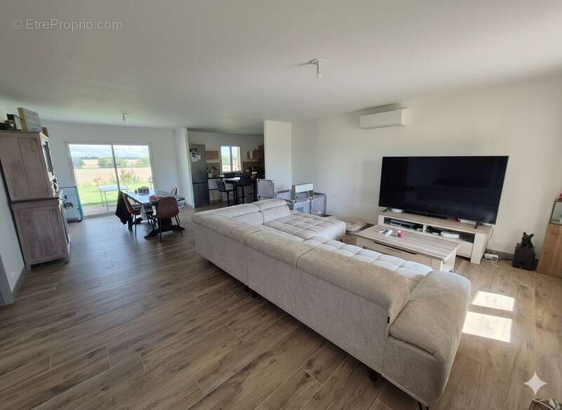 Maison à SAINT-COUTANT-LE-GRAND