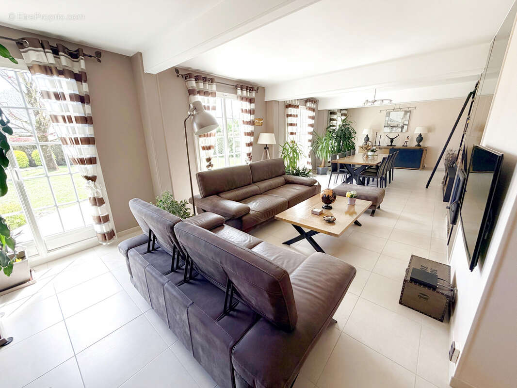 Maison spacieuse avec piscine - photo 3