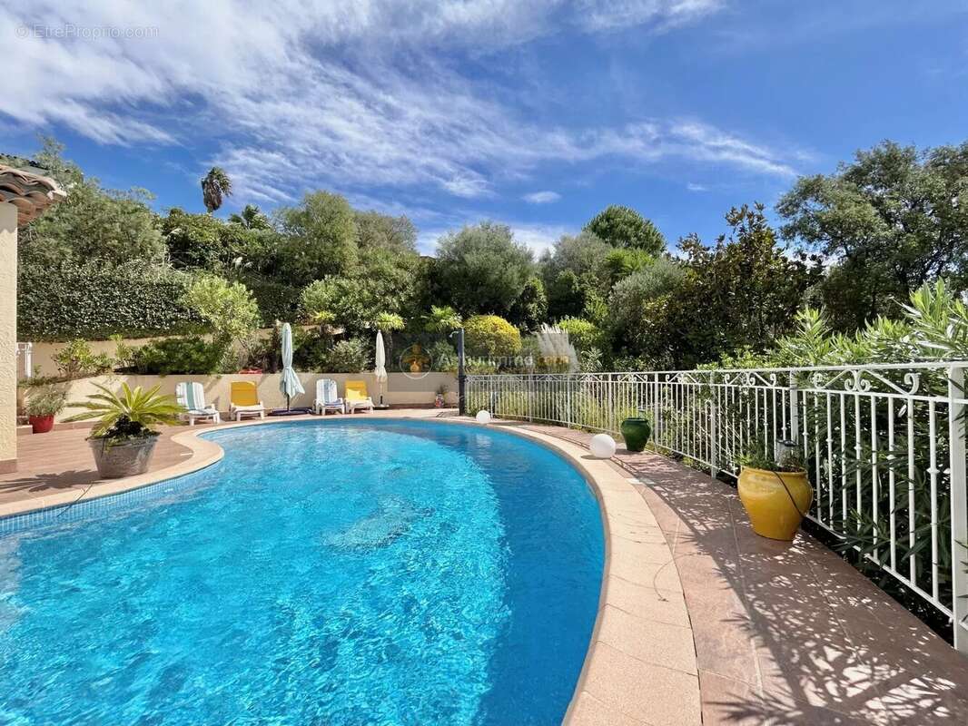 Maison à LES ISSAMBRES