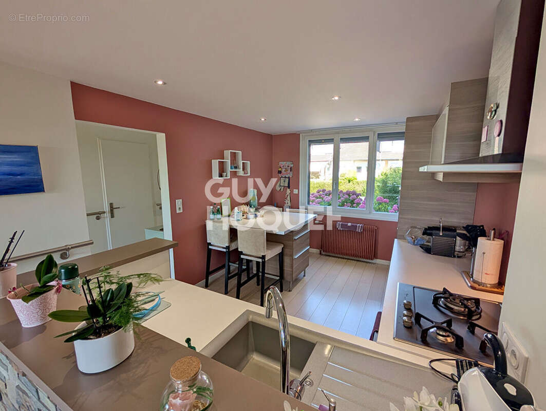 Maison à ECOLE-VALENTIN