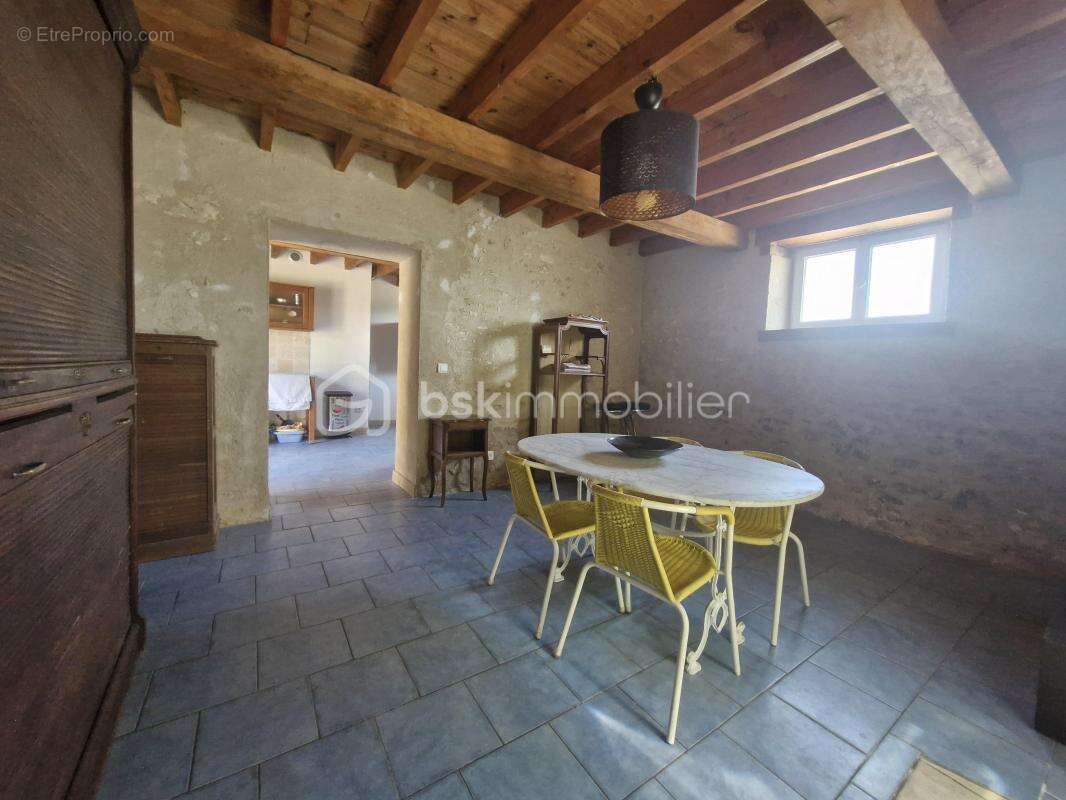 Charmante maison en pierres avec terrasse et jardin - photo 6