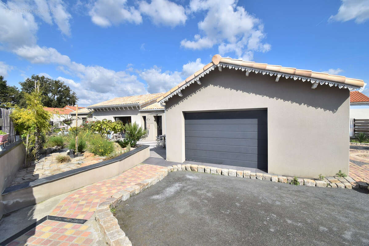 Maison à GENESTON