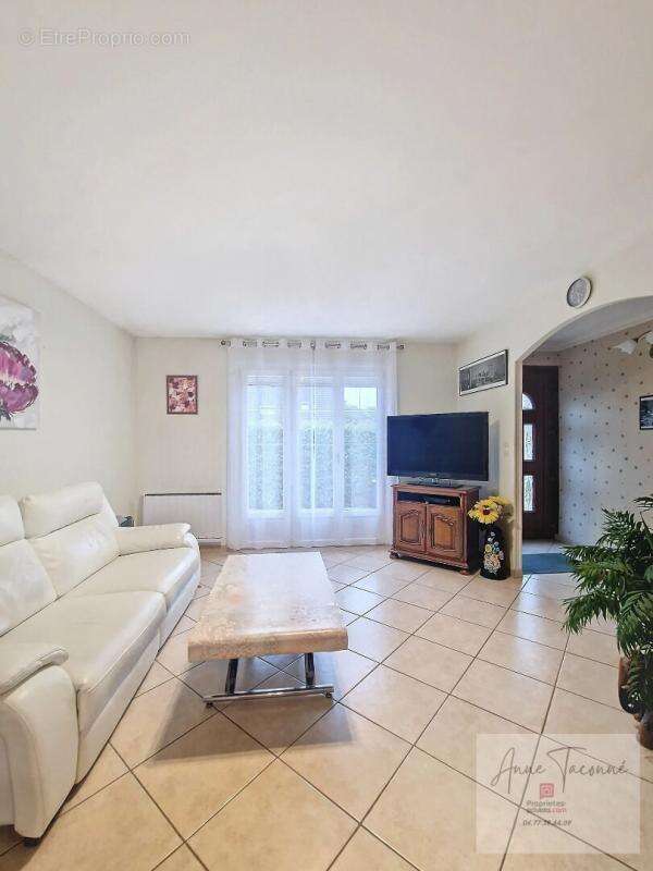 Maison à SAVIGNY-SUR-ORGE