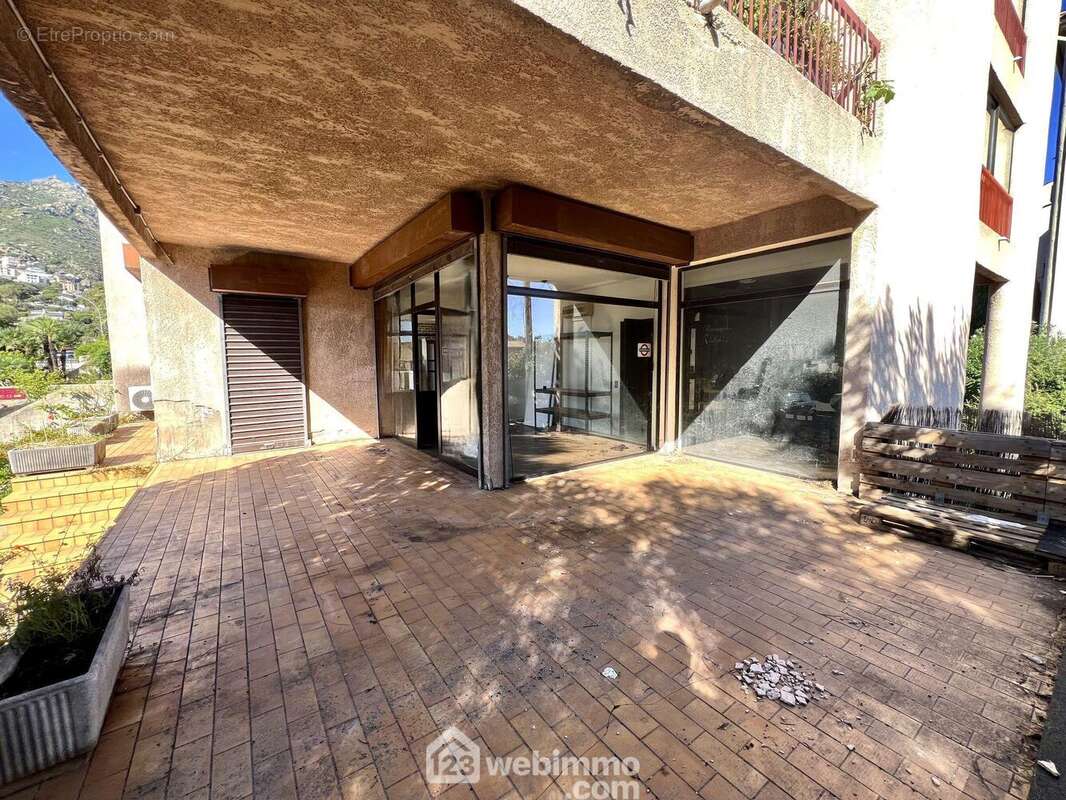 La terrasse de 40m2 - Commerce à BIGUGLIA