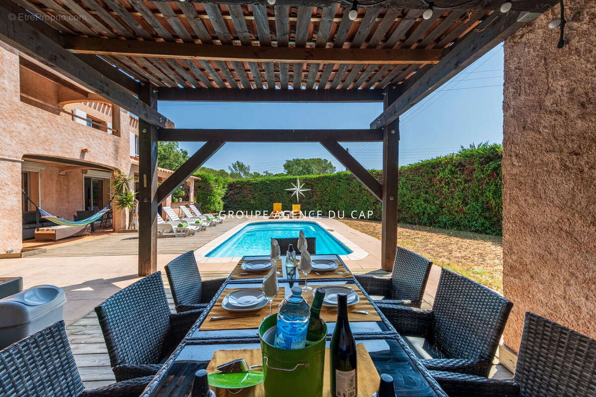 Villa avec piscine à vendre à Saint-Raphaël Valescure proche des Golfs - photo 17