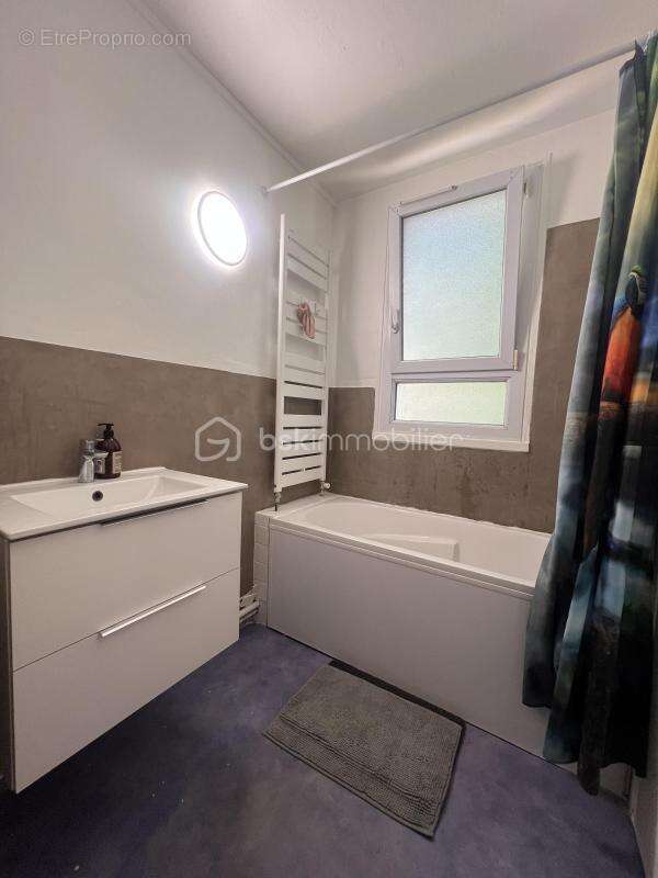 Appartement à SAINTE-GENEVIEVE-DES-BOIS