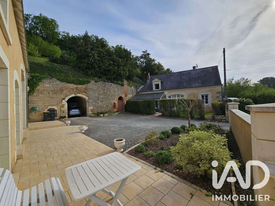 Maison 326 m² à Vouvray-Sur-Loir  - photo 2