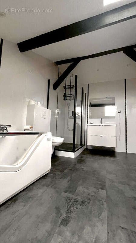 Maison à GONDREVILLE