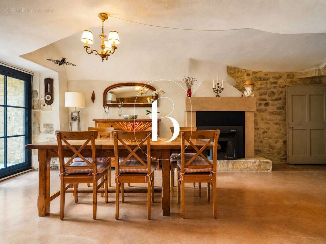 Maison à BARJAC