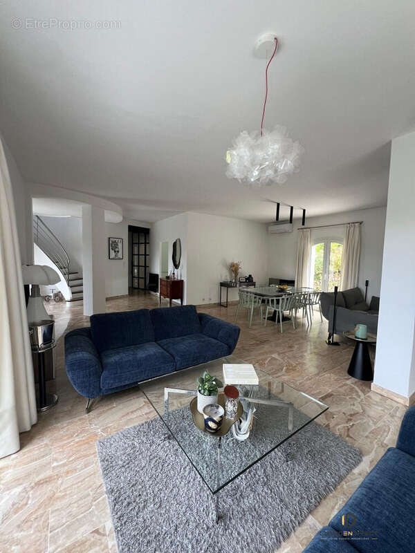 Maison à AURIOL