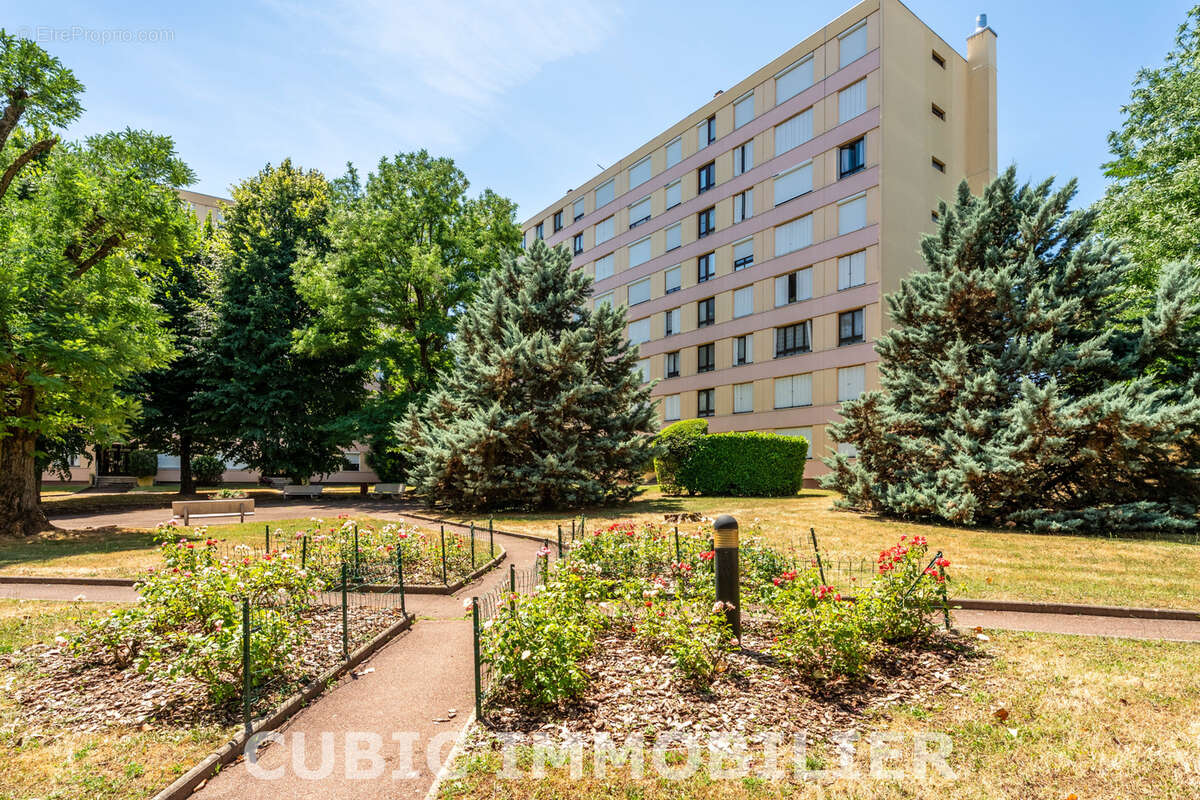 Appartement à LIMAS