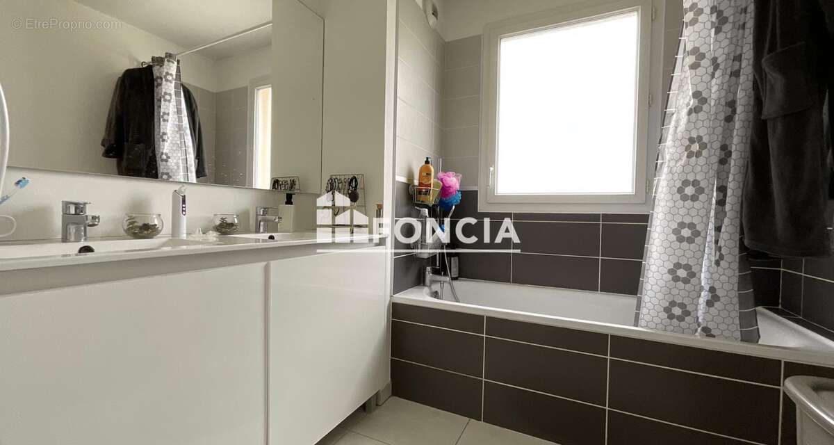 Appartement à MARSEILLE-13E