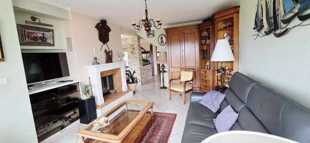 Maison 234 m² à Saint-Quay-Perros  - photo 9