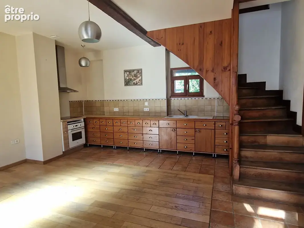 Maison de hameau avec garage et terrain - photo 3
