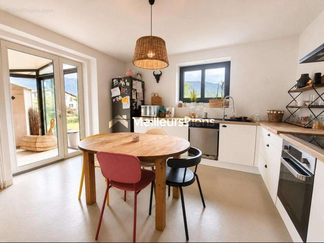 Appartement à SAINT-GENIS-POUILLY