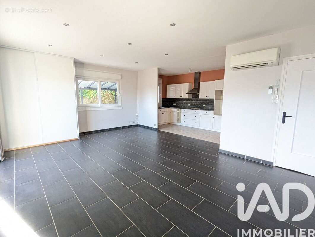 Photo 4 - Maison à SAINT-JEAN-DE-MUZOLS