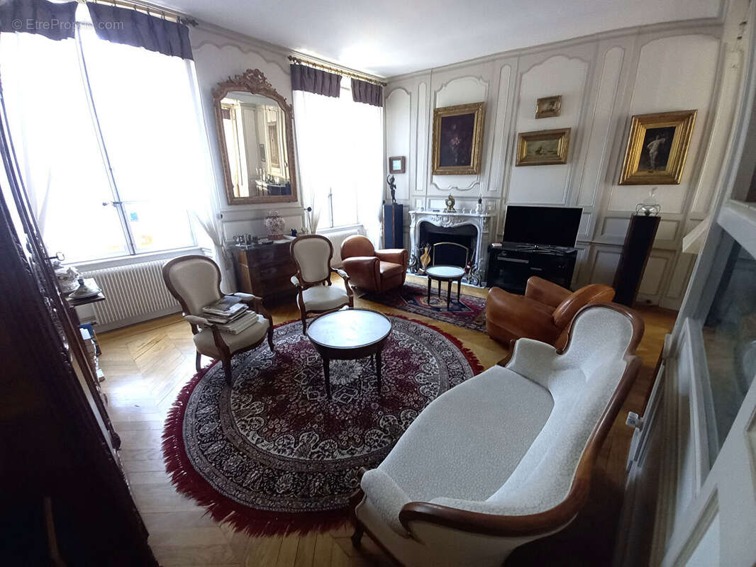 Appartement à FOUGERES