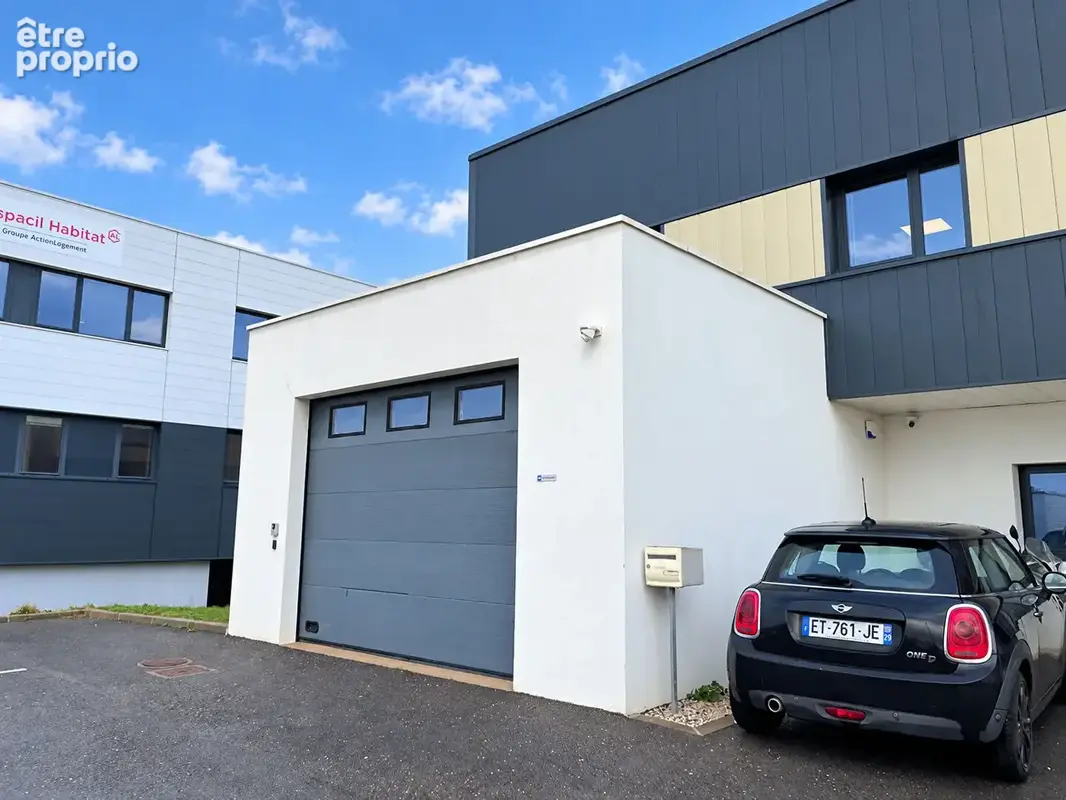 A vendre / a louer - brest kergonan - bureaux de 552 m² avec garage - photo 3