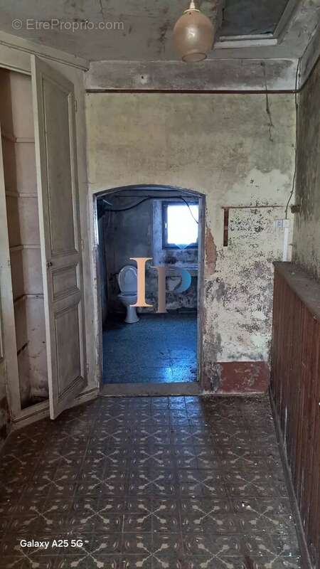 Maison à LA CLAYETTE