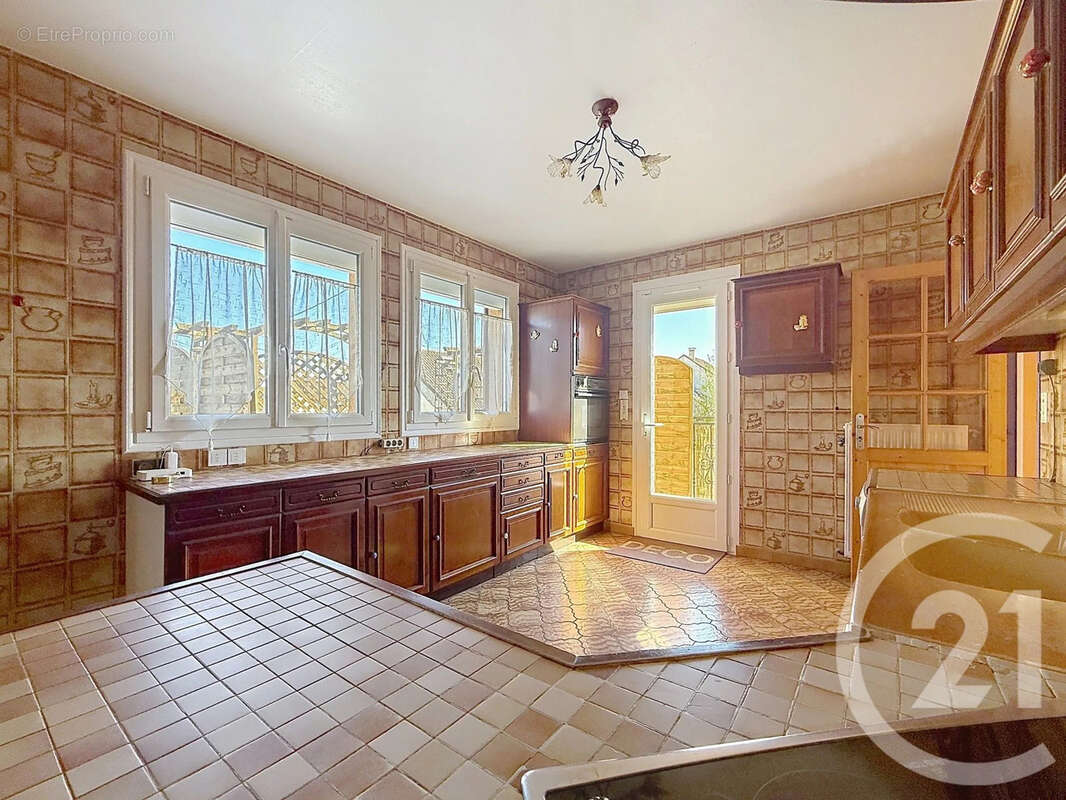 Maison à VARENNES-SUR-SEINE