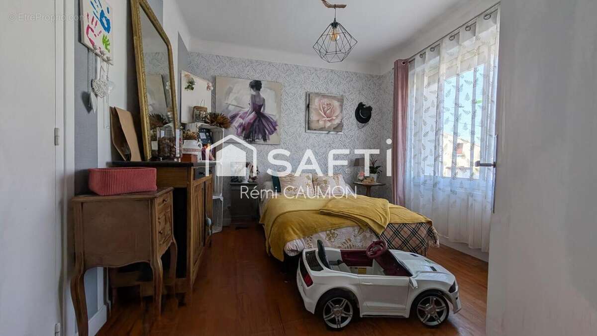 Maison 214 m² à Saint-Vite  - photo 9