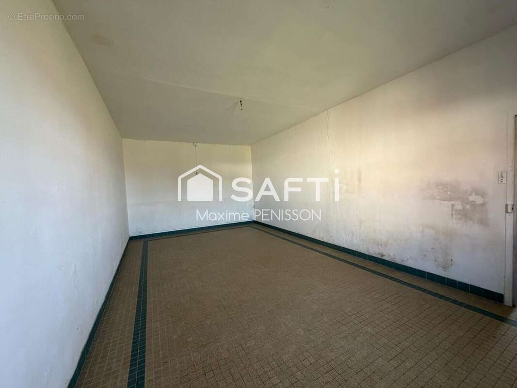 Photo 3