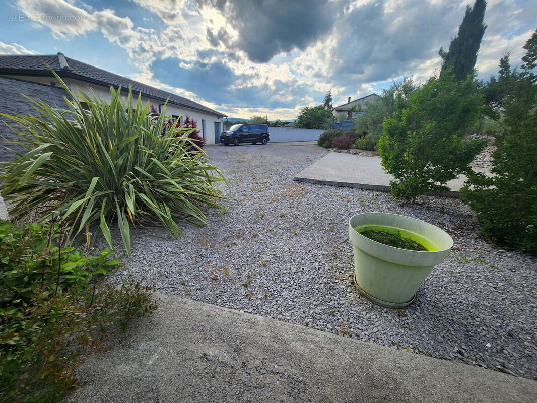 Maison à VINEZAC
