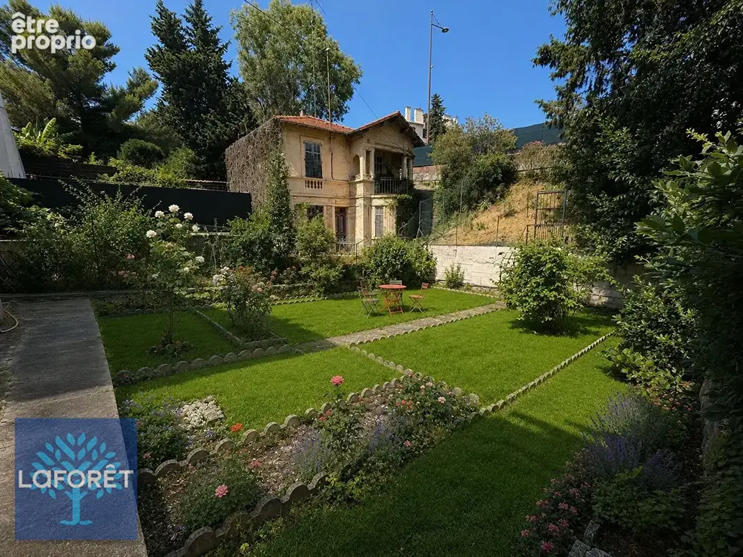 Maison de caractère avec deux appartements indépendants et extérieurs au Cannet - photo 2