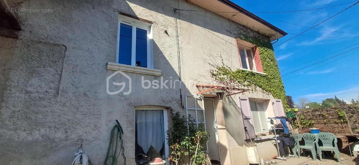 Maison à LA FRETTE
