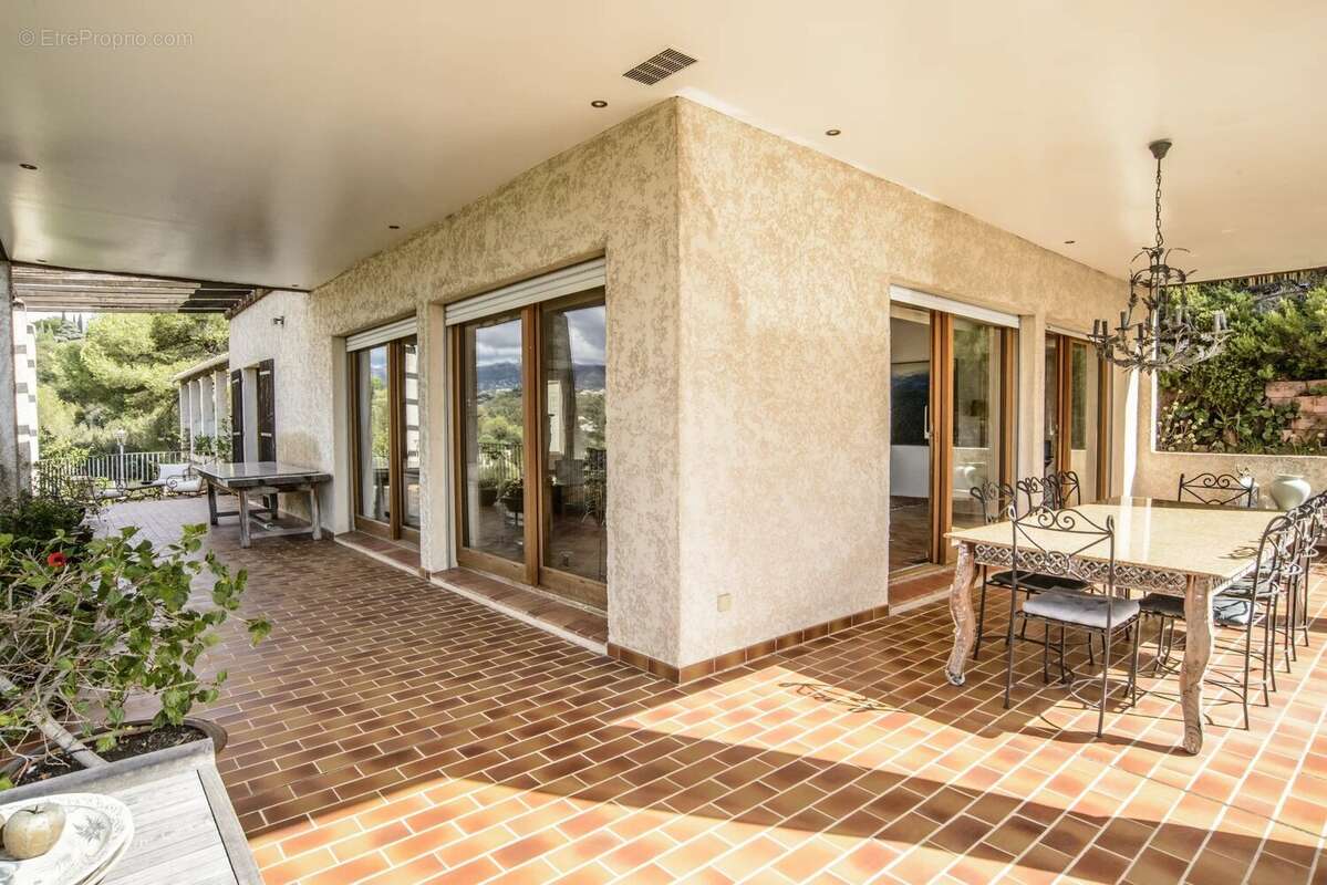 Maison à CAGNES-SUR-MER