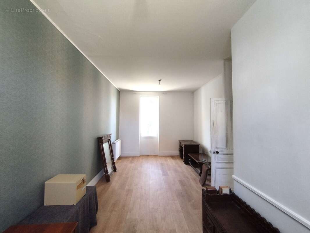 Maison à RUELLE-SUR-TOUVRE